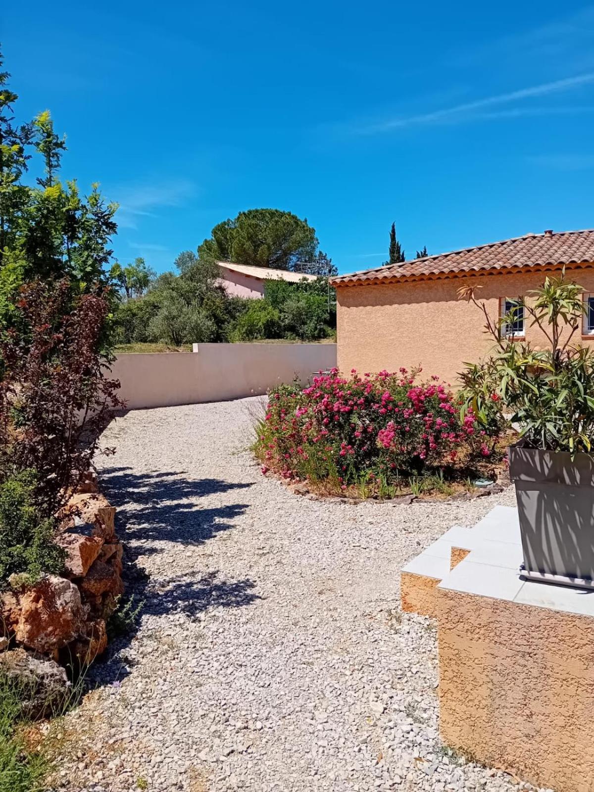 Chambres D'Hotes, B&B Climatisees La Borrellienne Saint-Maximin Exterior foto